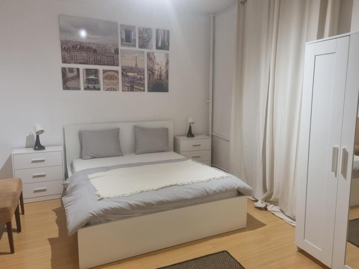 Old Town Pearl Apartment Варшава Екстериор снимка